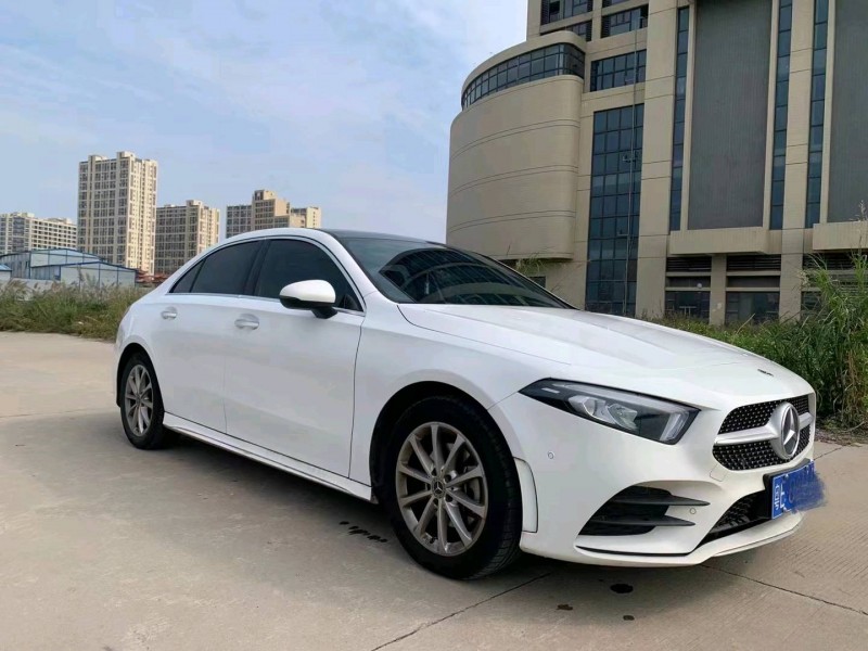 广州21年奔驰A2