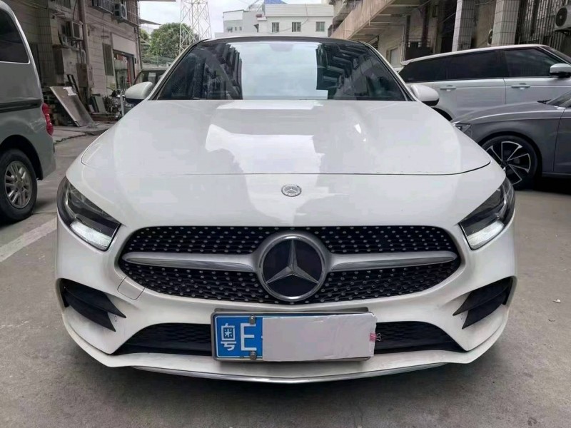 广州17年奔驰A1