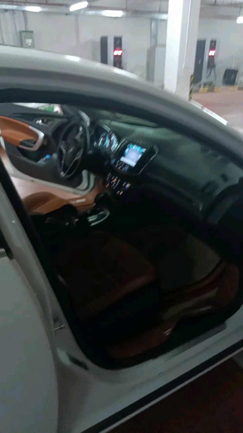 常州16年别克君威3