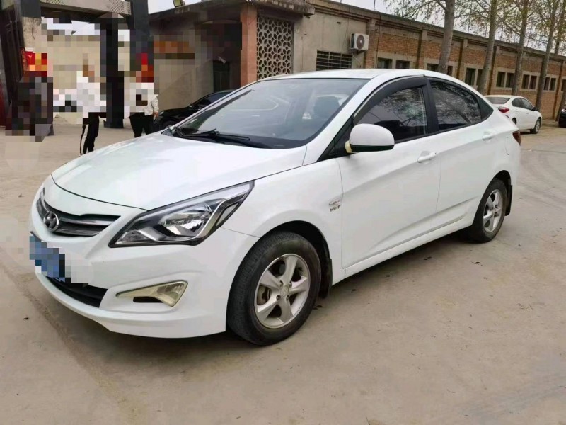 保定16年现代瑞纳2