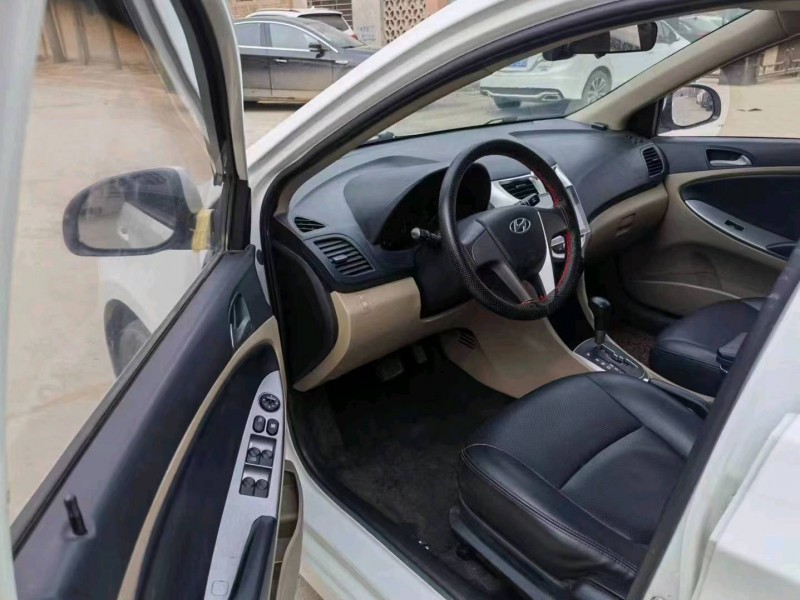 保定16年现代瑞纳7