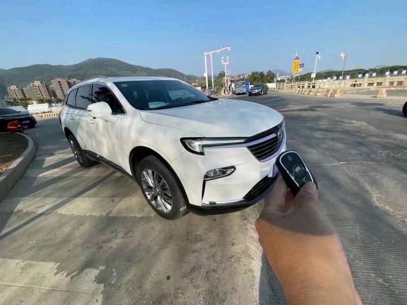 珠海21年别克昂科旗8