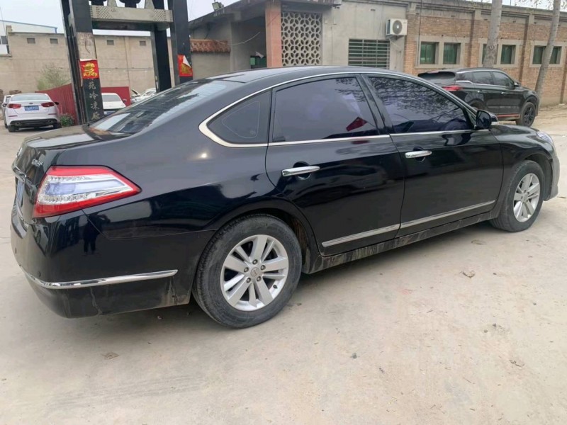 保定11年日产天籁4