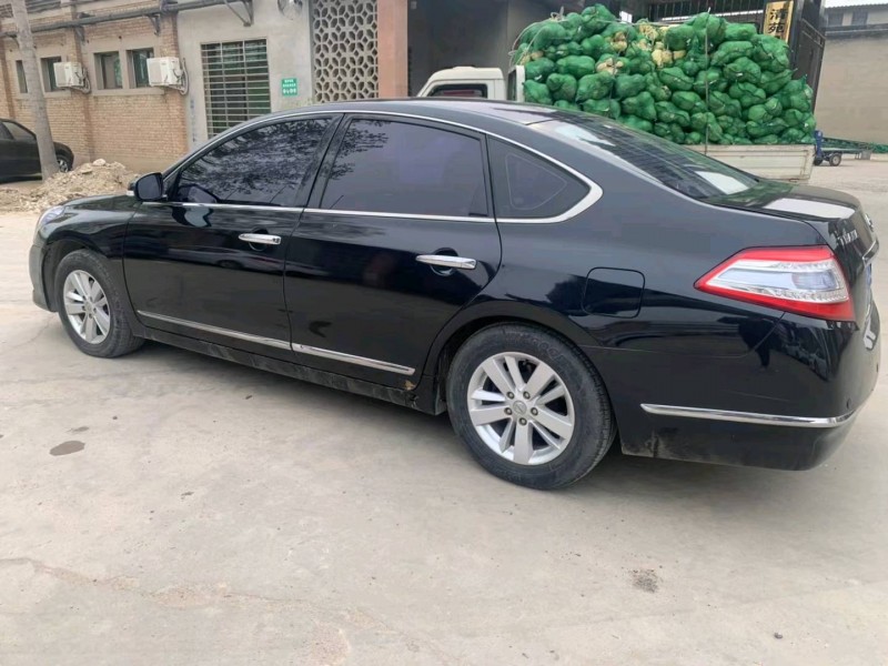 保定11年日产天籁5