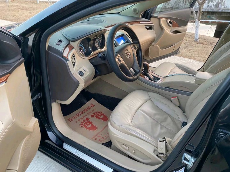 徐州13年别克君越3