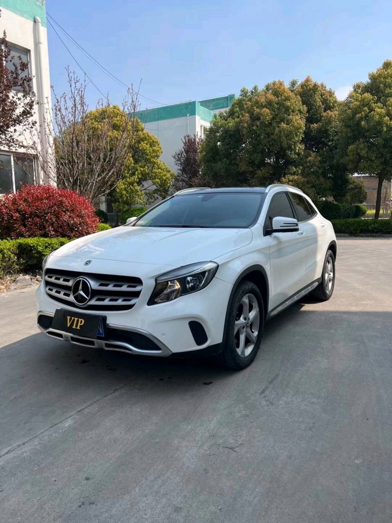 徐州18年奔驰GLA2