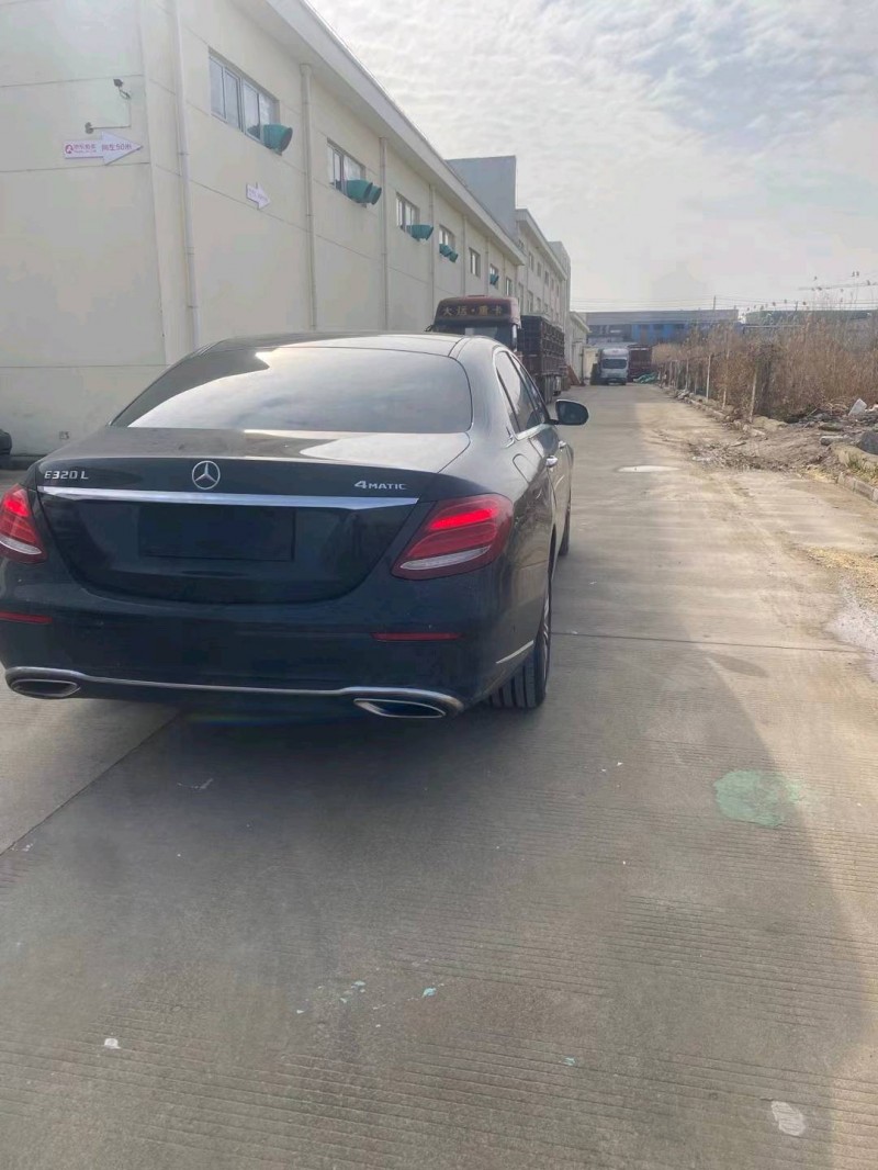 徐州17年奔驰E8