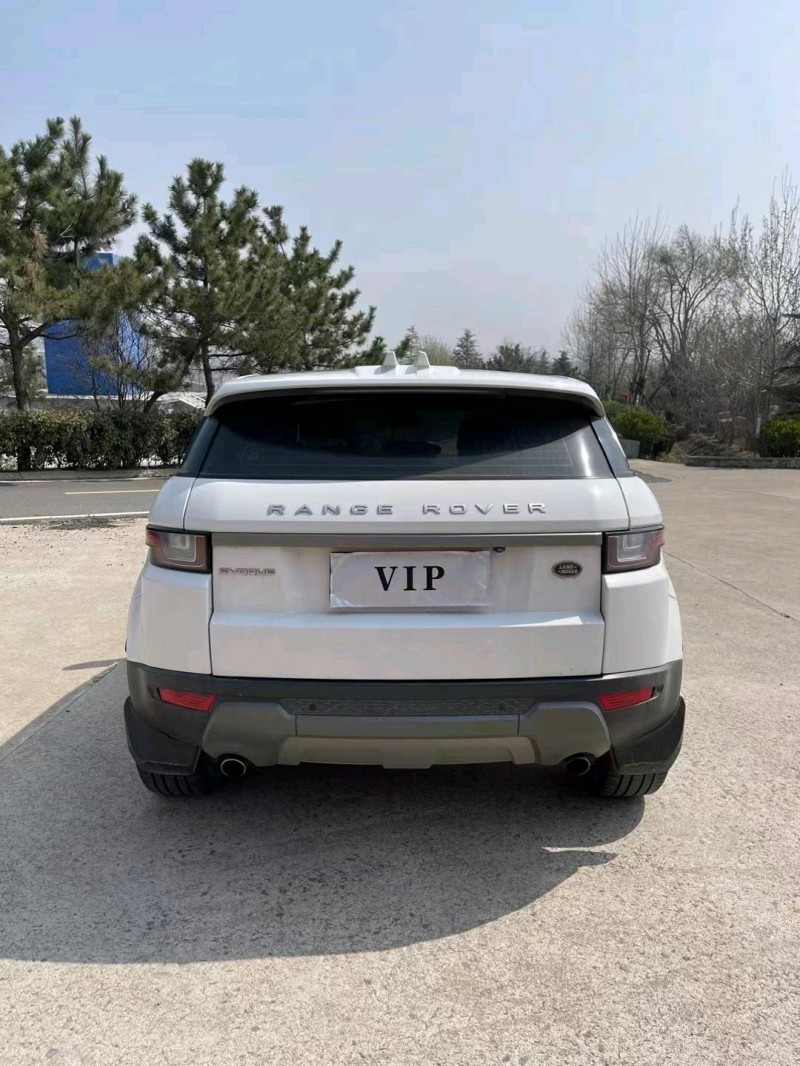 青岛18年路虎极光7