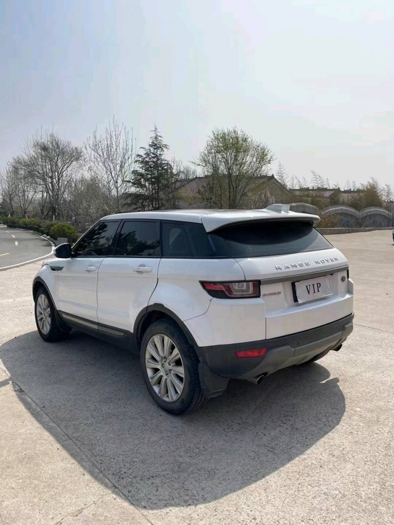 青岛18年路虎极光9