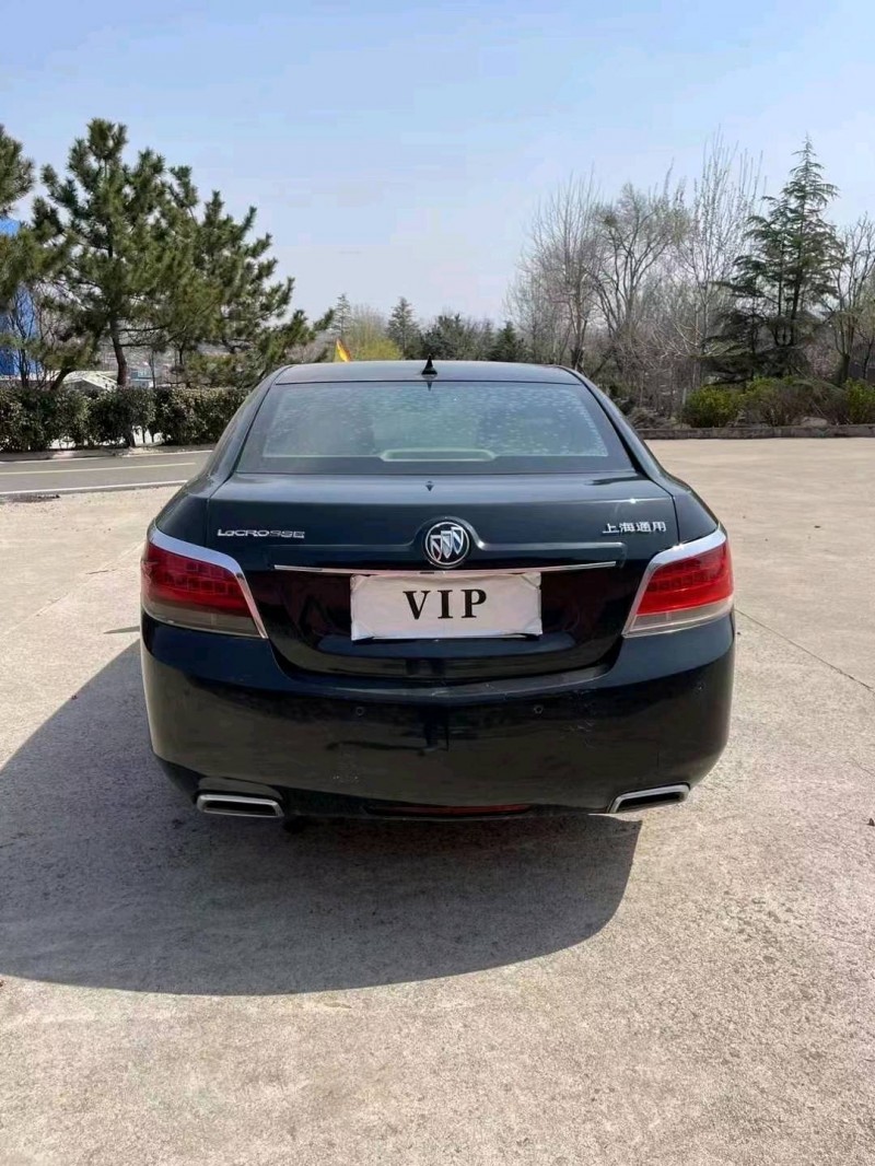 青岛10年别克君越9