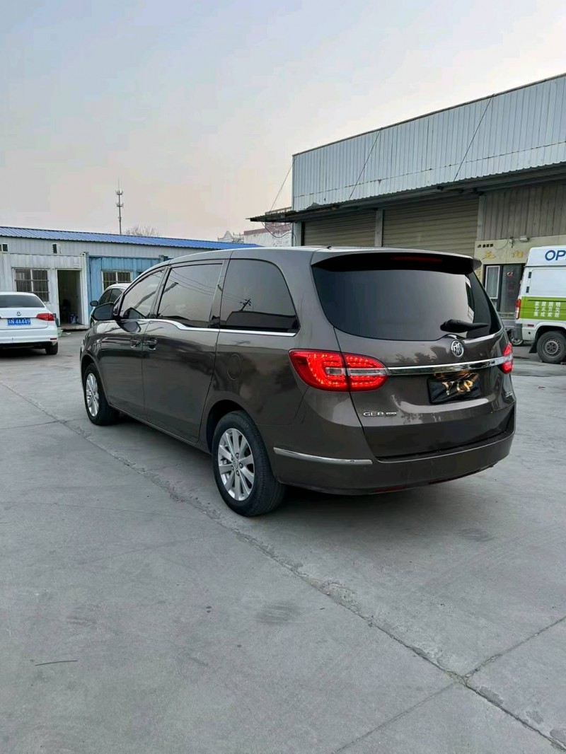 宿迁17年别克GL84