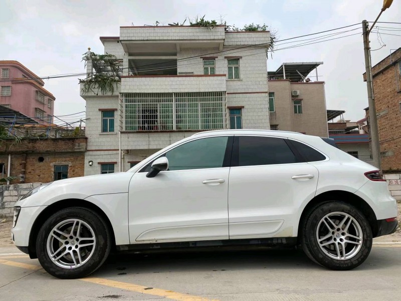 广州18年保时捷Macan4