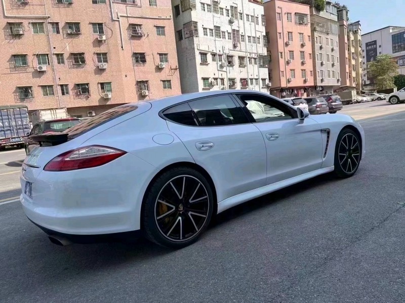 广州12年保时捷帕拉梅拉4