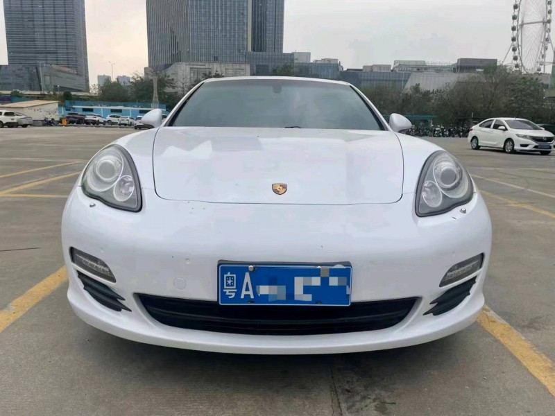 广州12年保时捷帕拉梅拉1