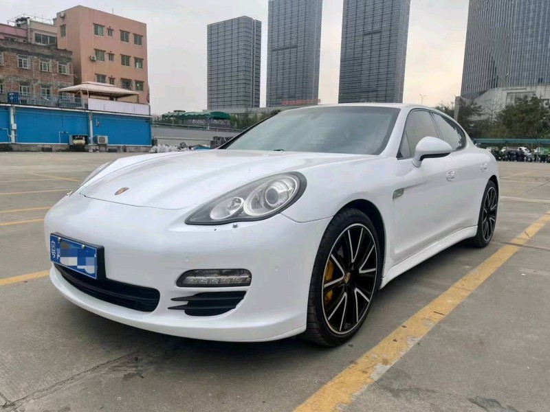 广州12年保时捷帕拉梅拉2