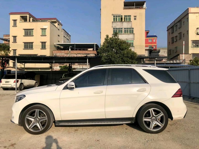 广州17年奔驰GLE3