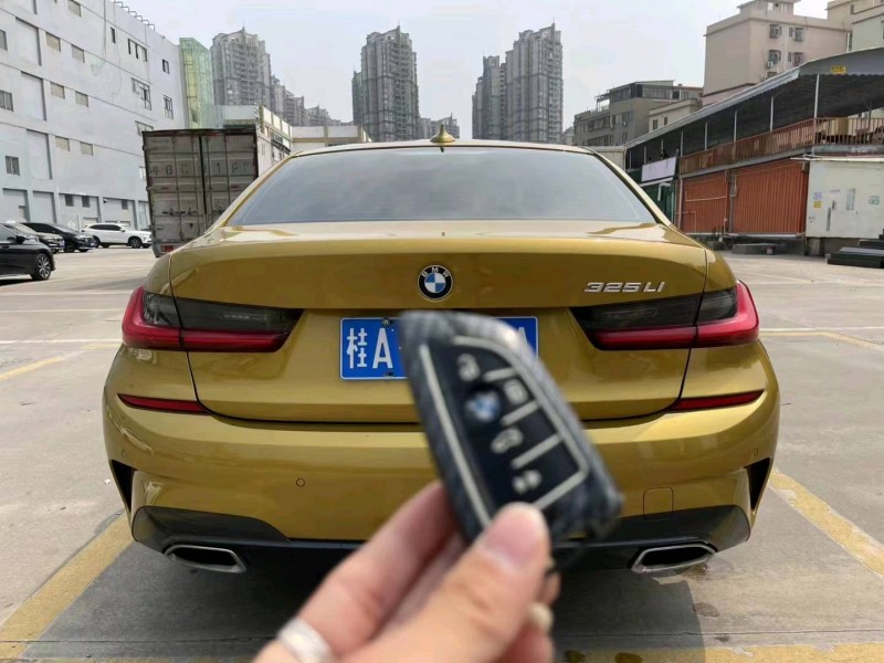广州20年宝马3系8