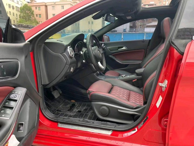 广州17年奔驰CLA7