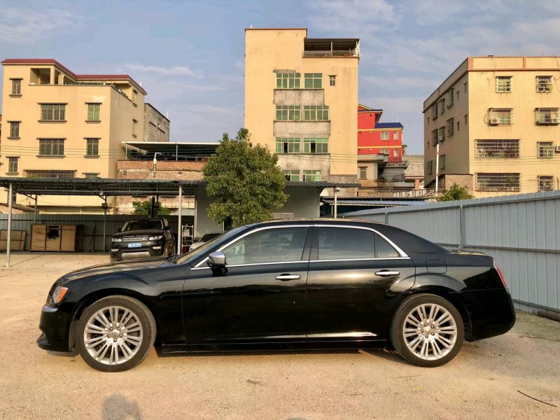 广州13年克莱斯勒300C2