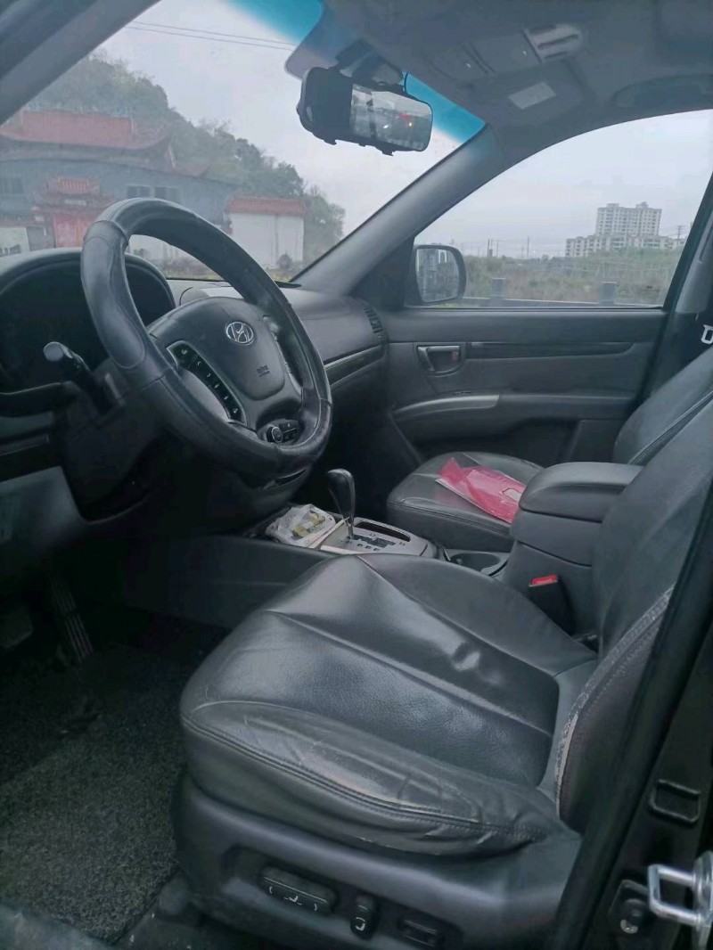 温州10年现代新胜达8