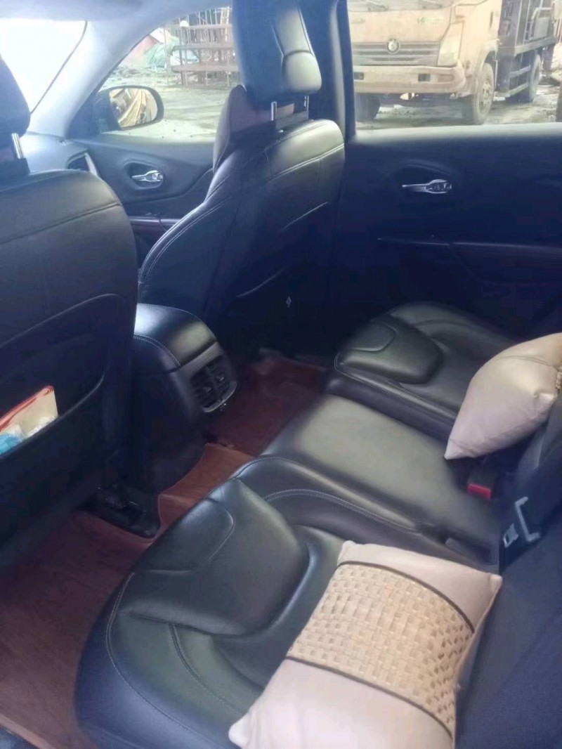 衡阳18年Jeep自由光4