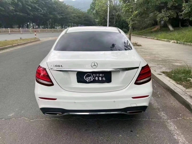 广州17年奔驰E9