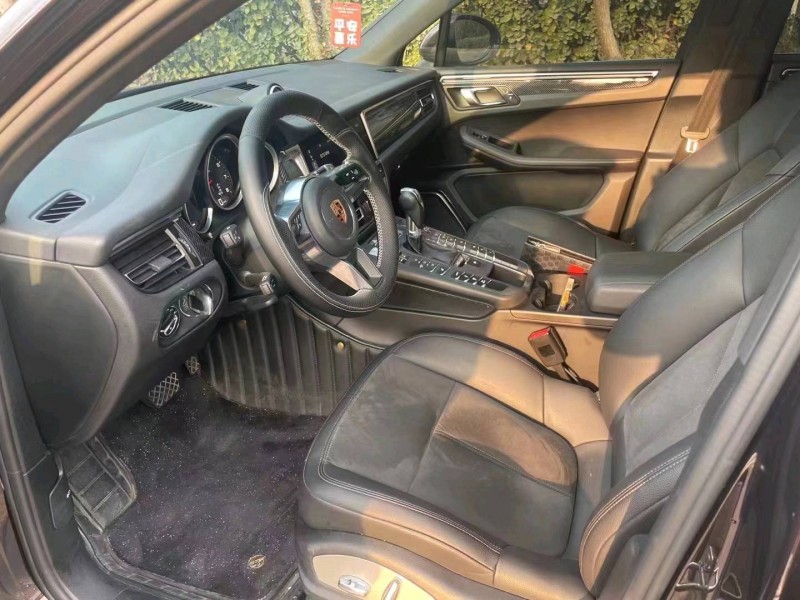 青岛19年保时捷Macan8