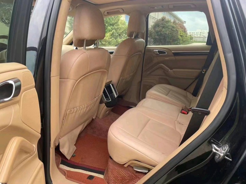 宜昌14年保时捷卡宴4