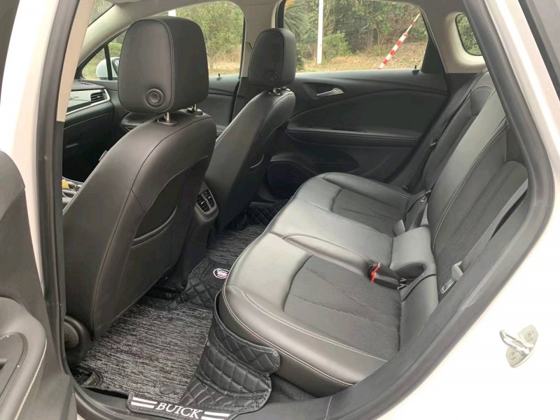 苏州22年别克威朗6