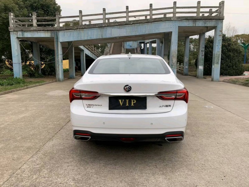 苏州22年别克威朗9