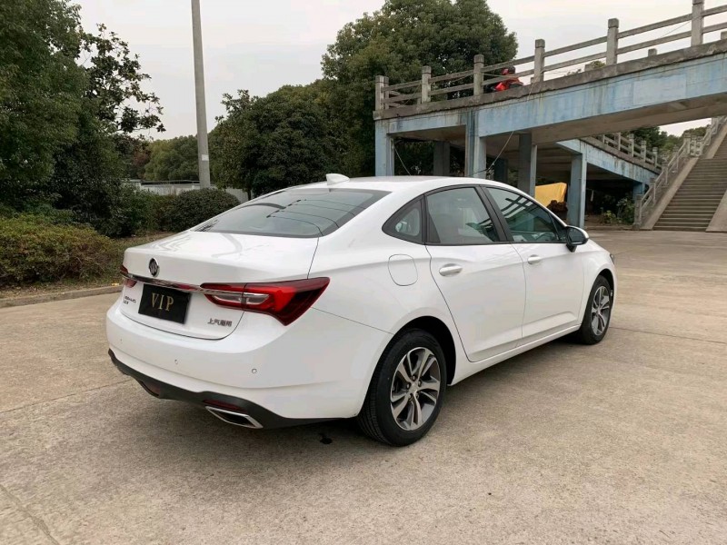 苏州22年别克威朗8