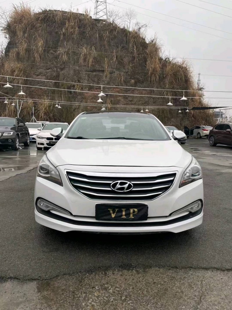 宜昌14年现代名图1