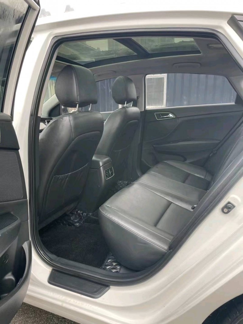 宜昌14年现代名图5