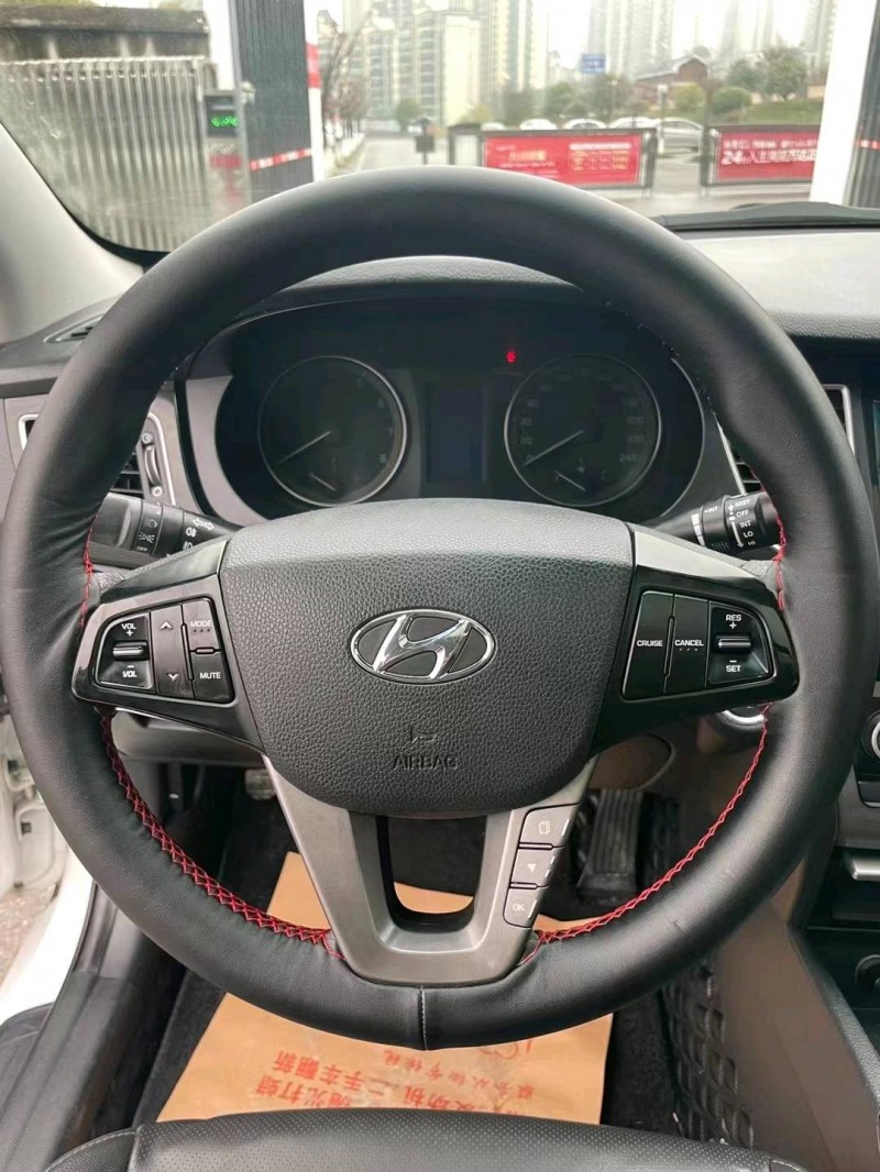 宜昌14年现代名图7