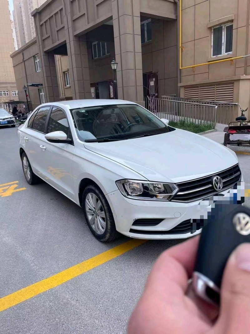 济宁19年大众宝来4