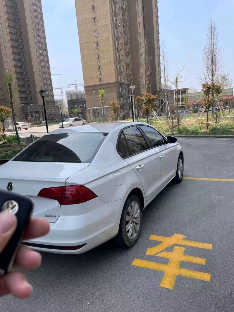 济宁19年大众宝来7