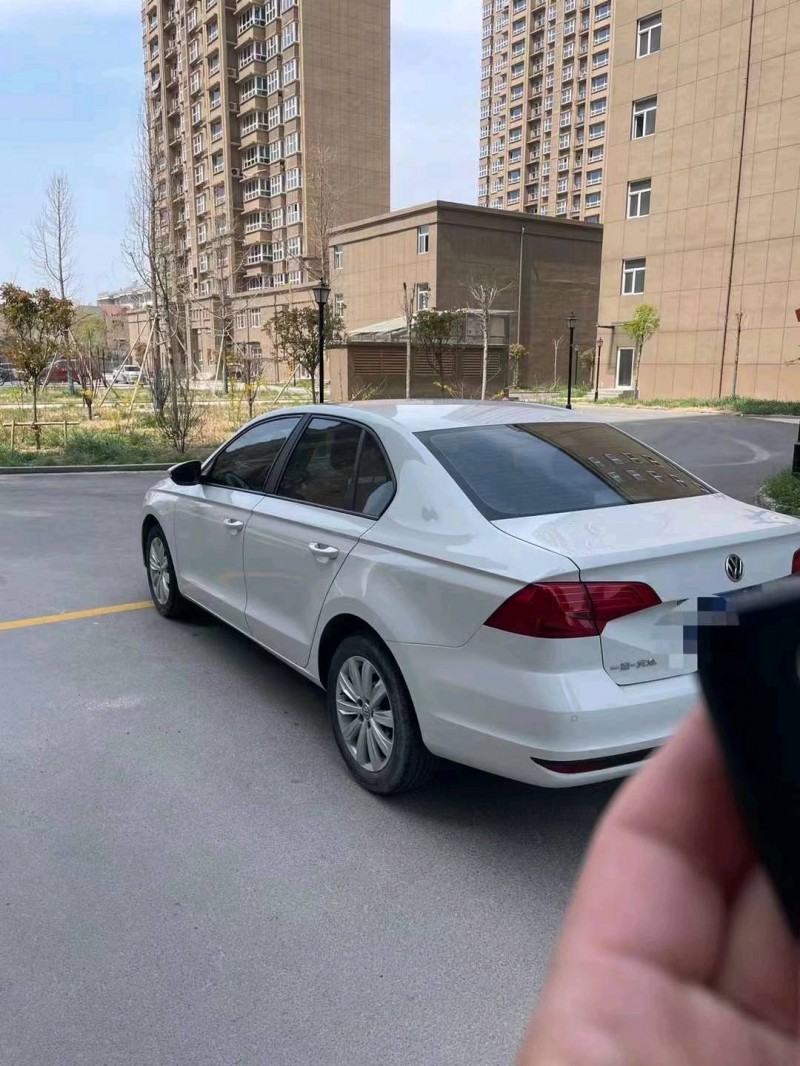 济宁19年大众宝来8