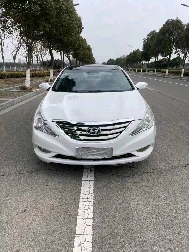 常州13年现代索纳塔八1