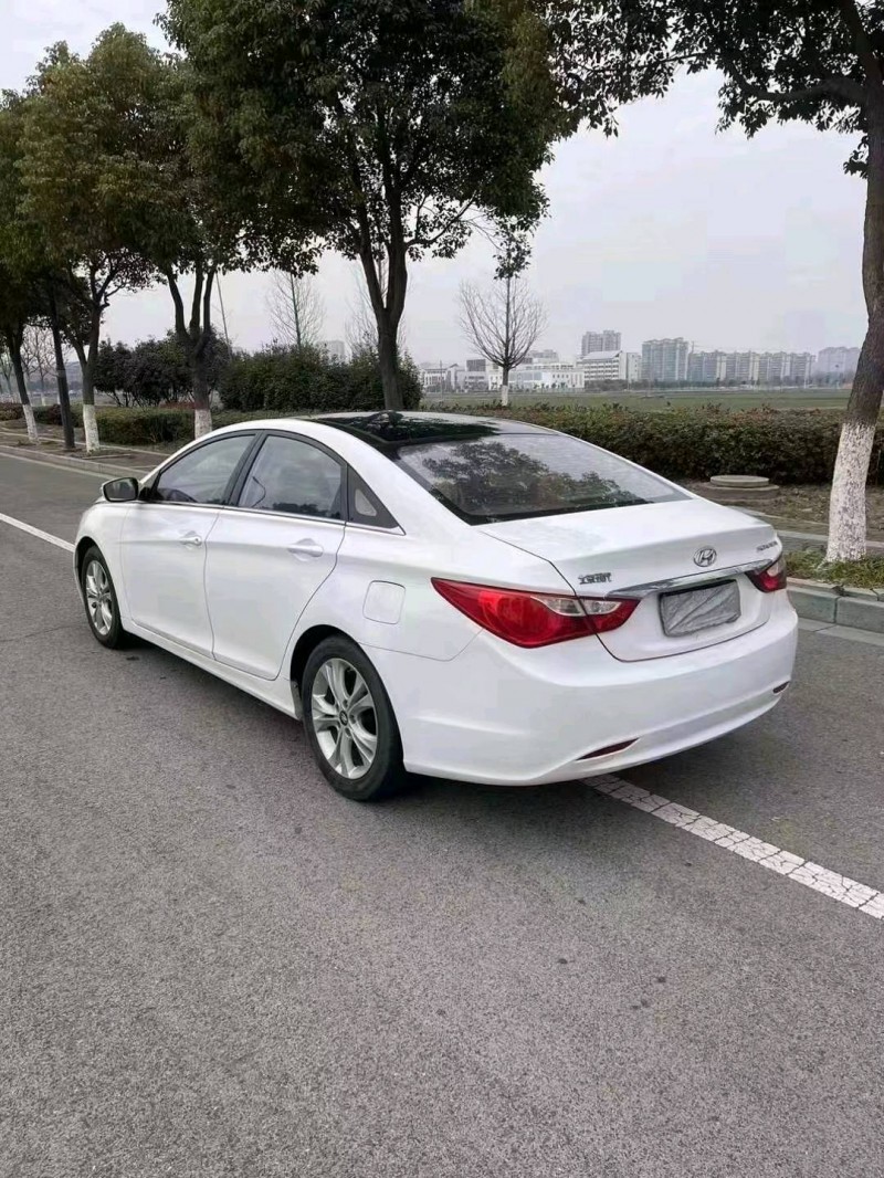 常州13年现代索纳塔八9