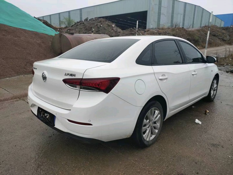 青岛20年别克英朗6