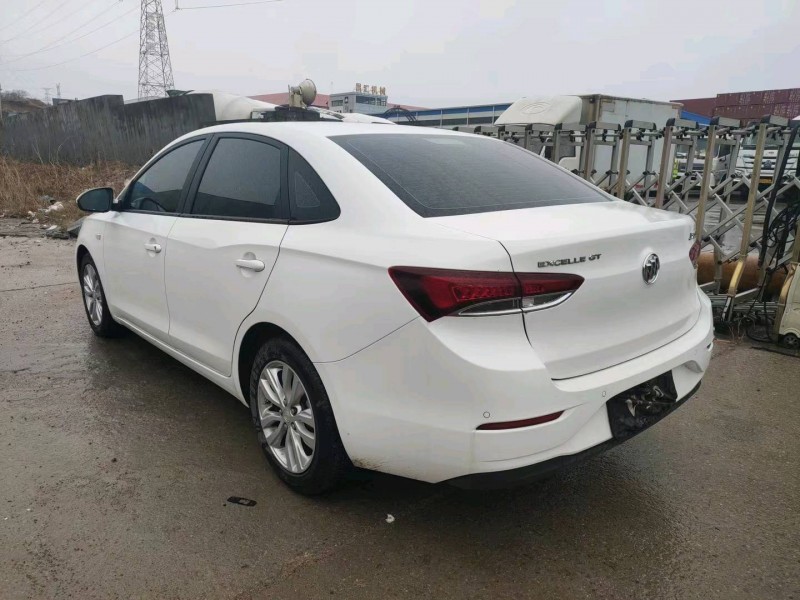 青岛20年别克英朗7