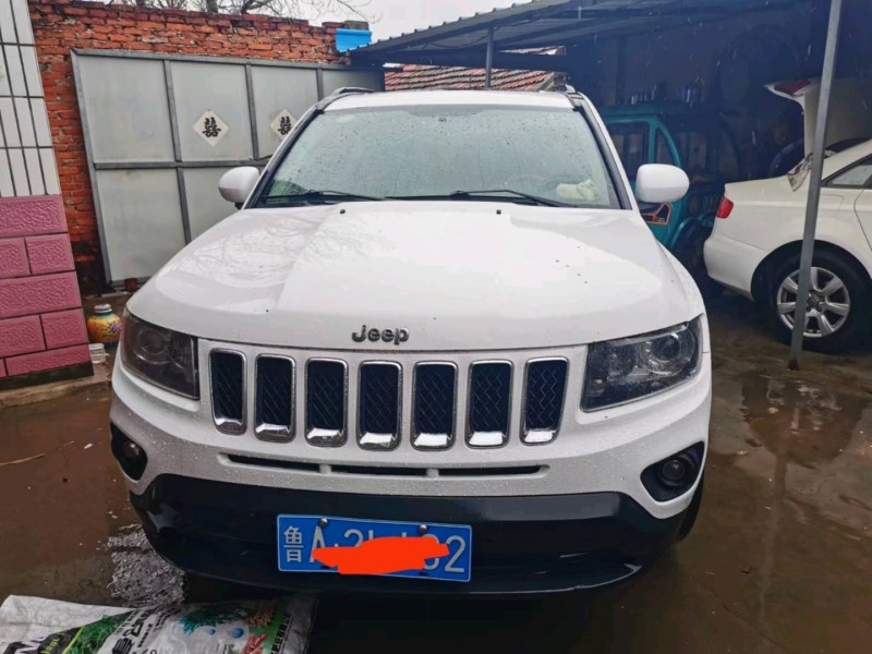 青岛14年Jeep指南者1