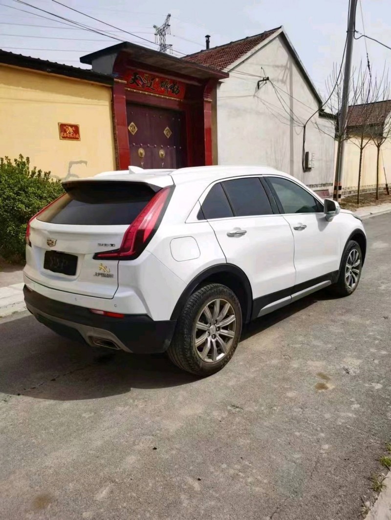 淄博20年凯迪拉克XT44