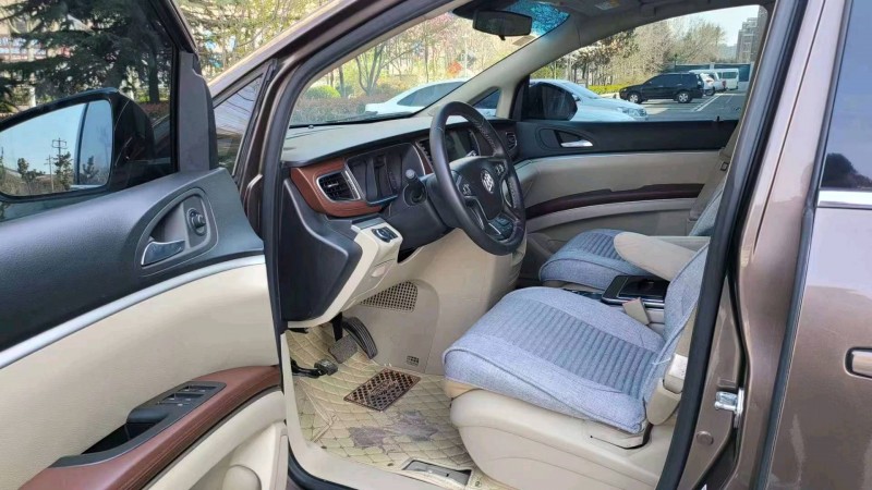 枣庄17年别克GL88