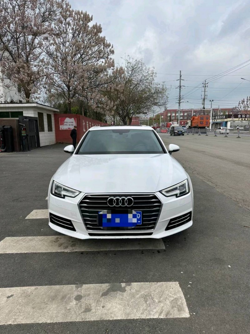济宁18年奥迪A4L1