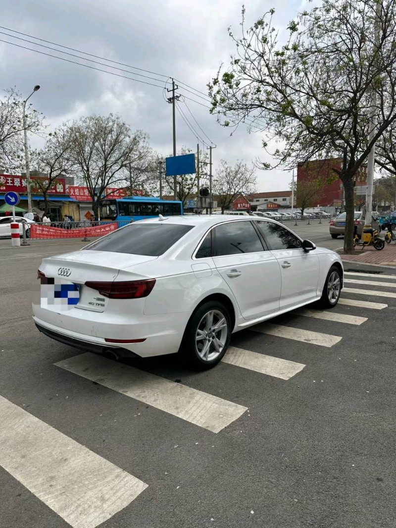 济宁18年奥迪A4L8