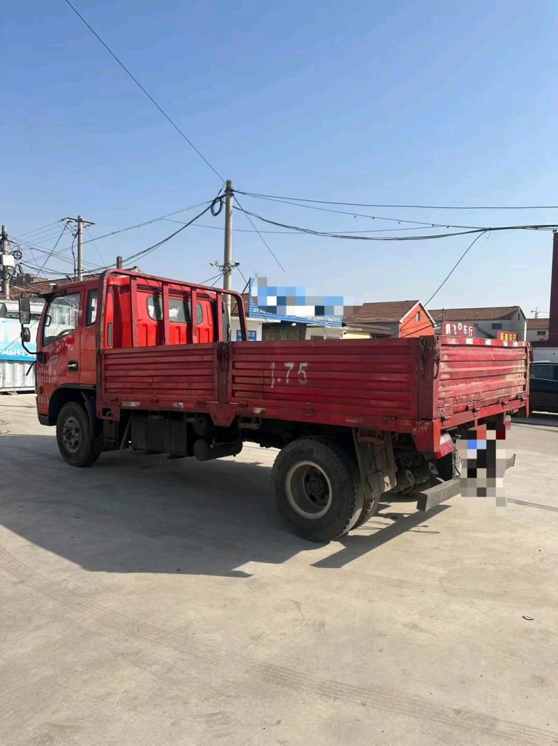 济宁21年东风多利卡7