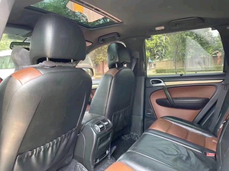 济南10年保时捷卡宴6