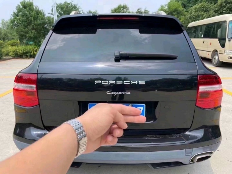 济南10年保时捷卡宴8