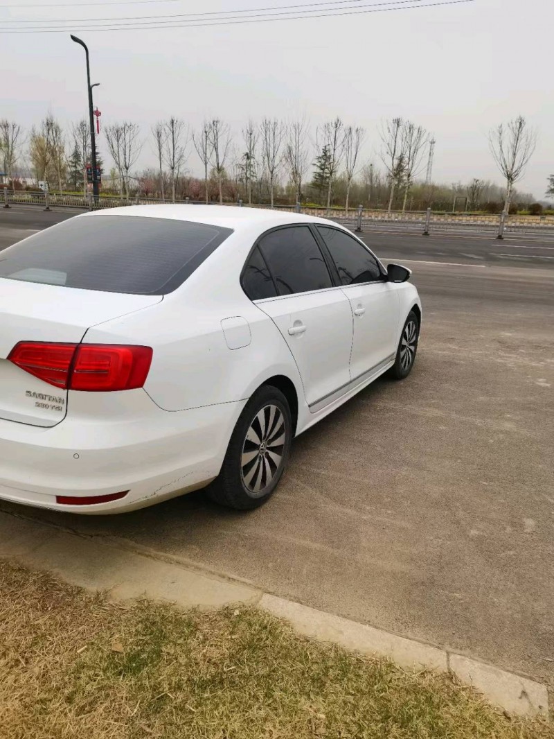 济南17年大众速腾4